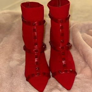 Rockstud Booties 😍